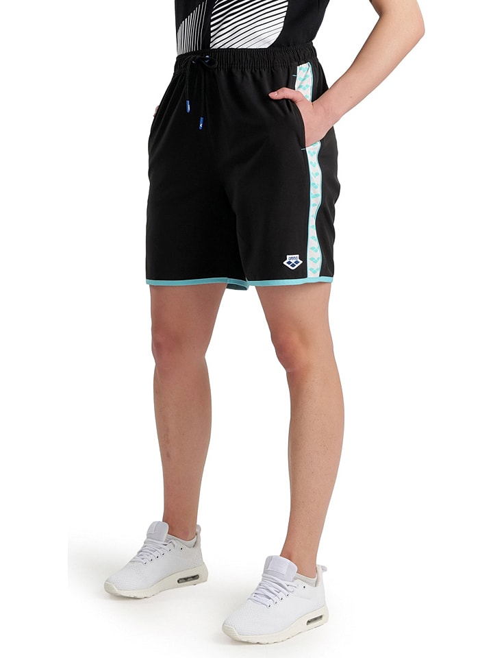 Arena Shorts in Schwarz günstig kaufen