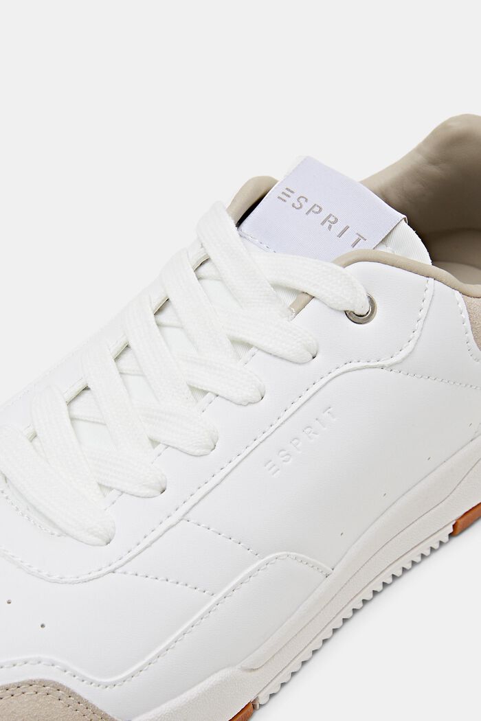 Sneakers in Lederoptik