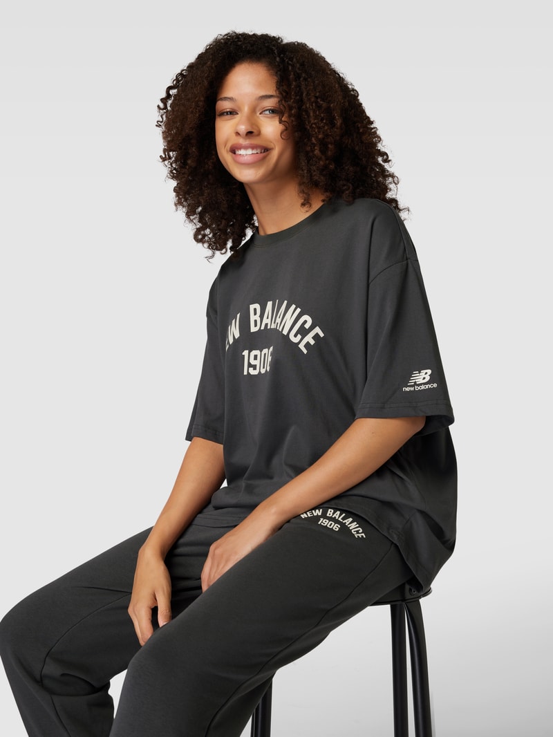 Oversized T-Shirt mit Label-Print in schwarz
