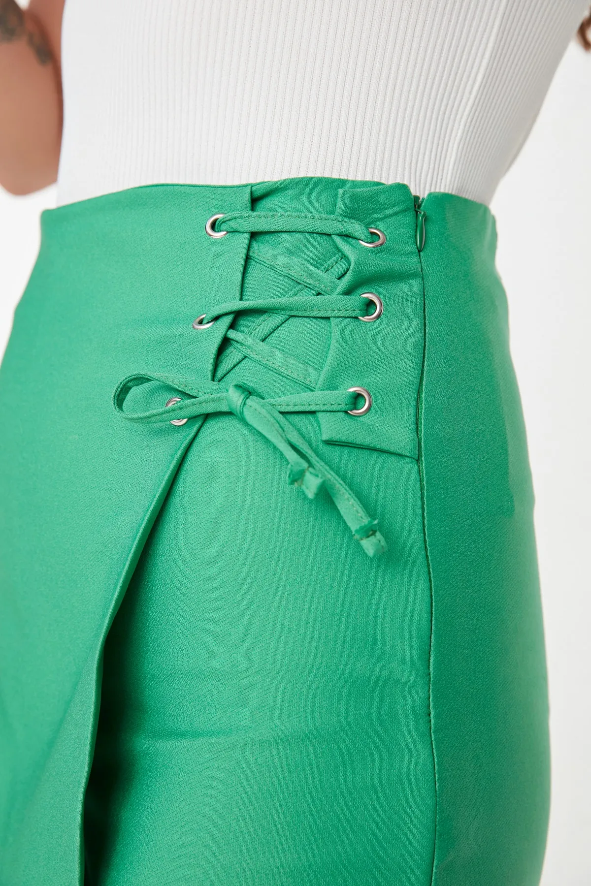 Trendyol Collection  Shorts - Grün - Hoher Bund