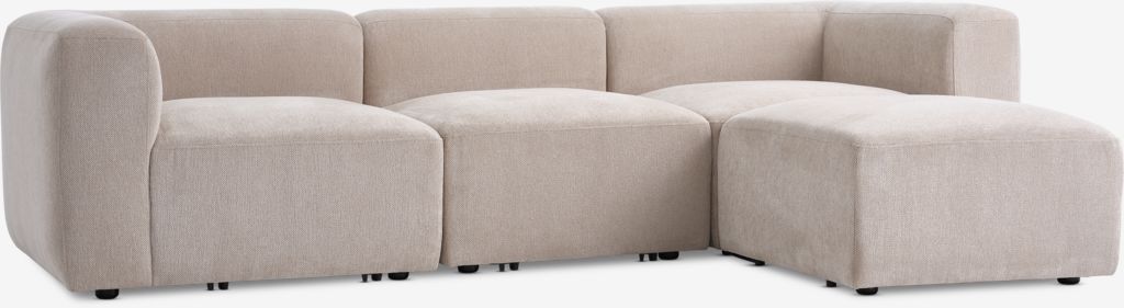 SKEJBY Modulsofa SKEJBY 3-seters sjeselong laget av sandstoff