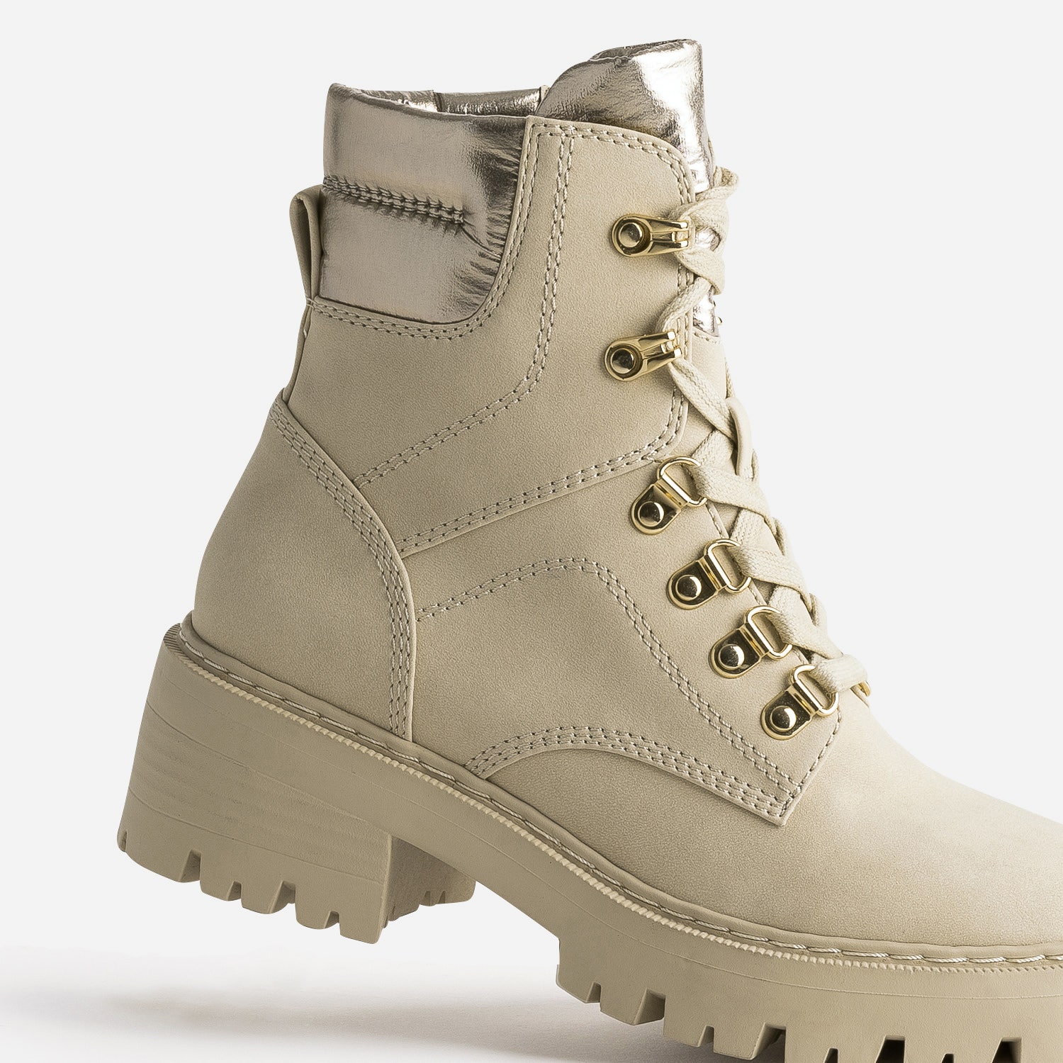 Boots à lacet TEXTO beige à col métallisé