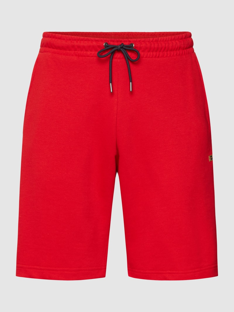 Shorts mit seitlichen Eingrifftaschen in rot