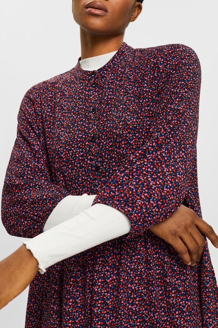 Florales Midikleid mit Knöpfen