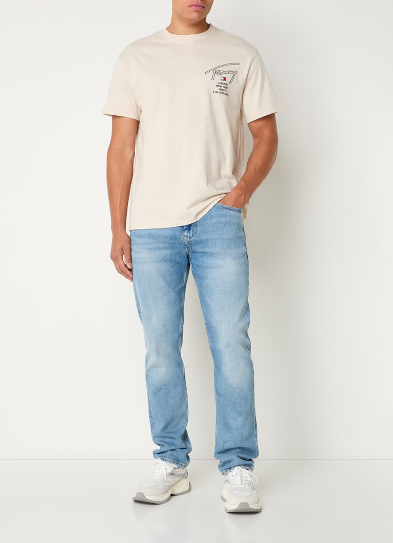 Tricou Tommy Hilfiger cu logo și imprimeu pe spate.