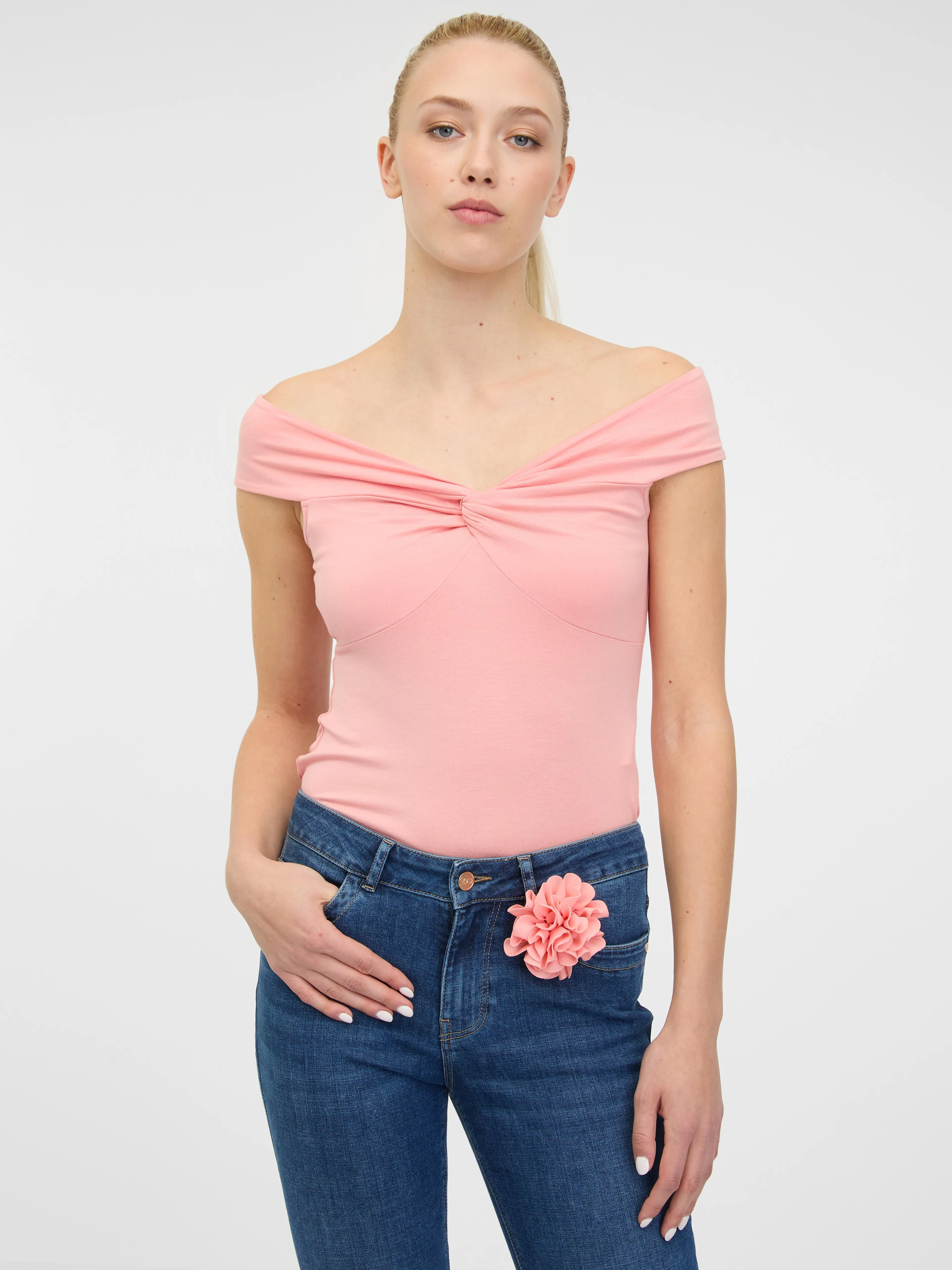 Hellrosa kurzärmeliges Damen-T-Shirt mit Applikation ORSAY