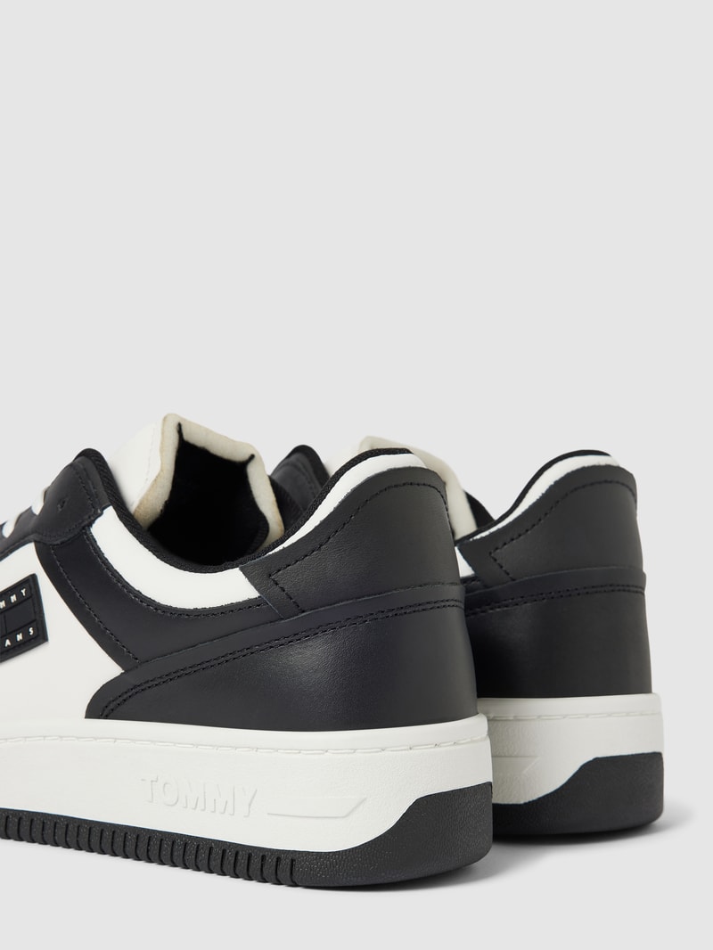 Sneaker aus Leder in schwarz