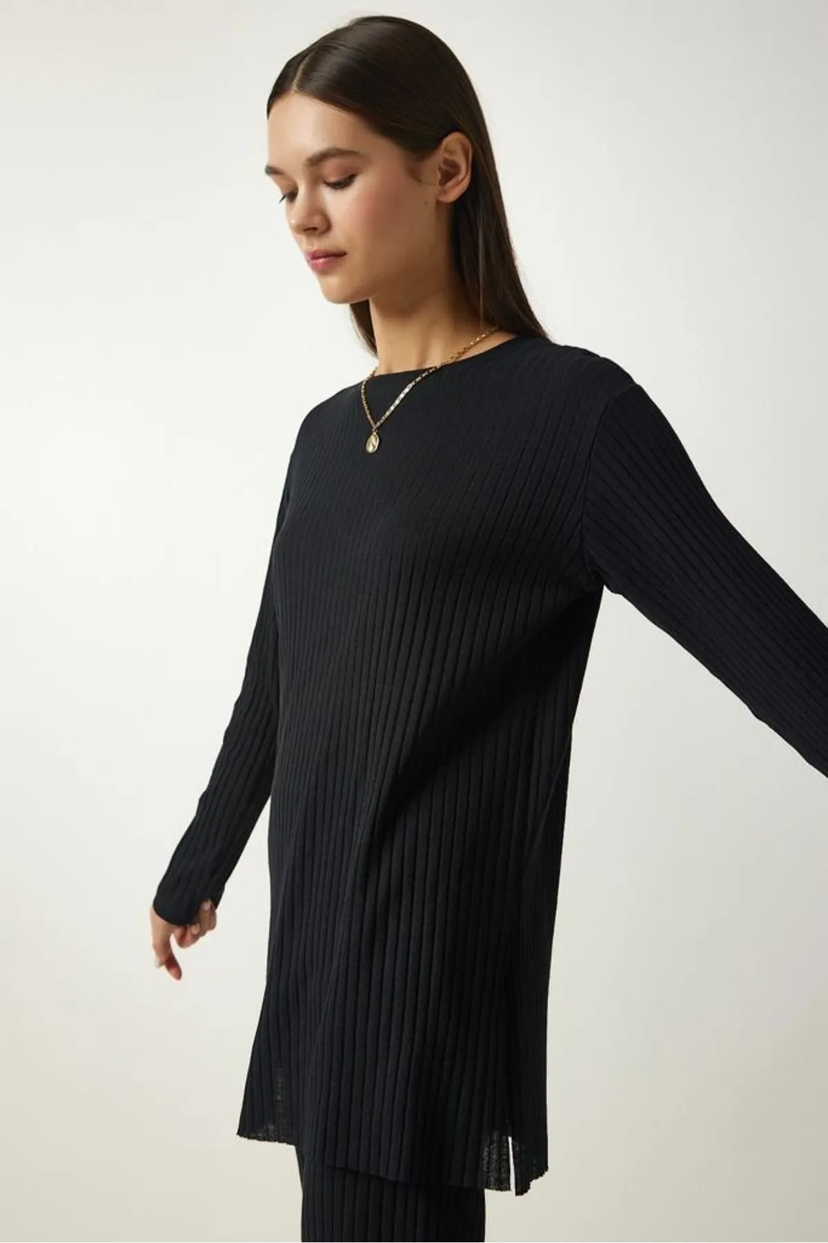 Know  Schwarzes Set aus schnurgebundener Strickbluse und Hose für Damen