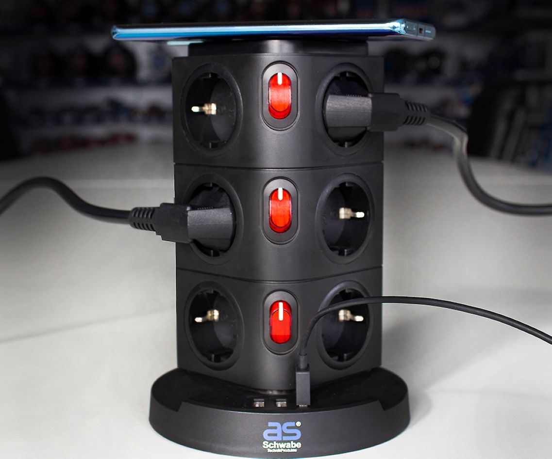 Turn de alimentare Schwabe 18222, 12 x împământare, 3 x USB cu încărcător prin inducție, cablu de 2 m