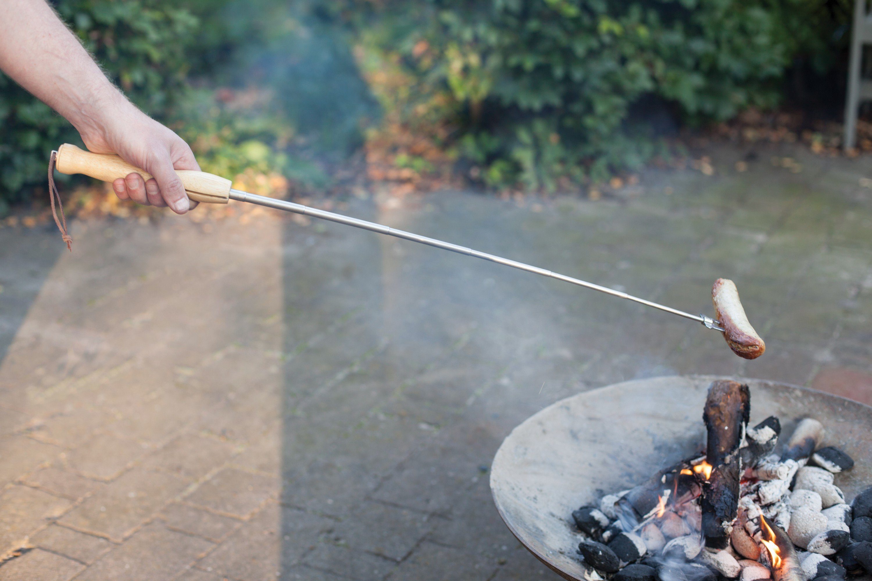 esschert design Feuerschale Esschert Design BBQ Teleskopspieß 80 cm Spieß Grillspieß Lagerfeuer Kamin Grill, (1 x Teleskopspieß)