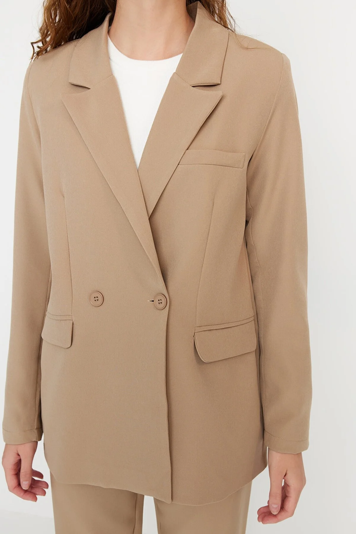Trendyol Modest  Nerzfarbenes Blazer-Jacken-Hosen-Set aus gewebtem Oberteil und Unterteil TCTAW23US00132