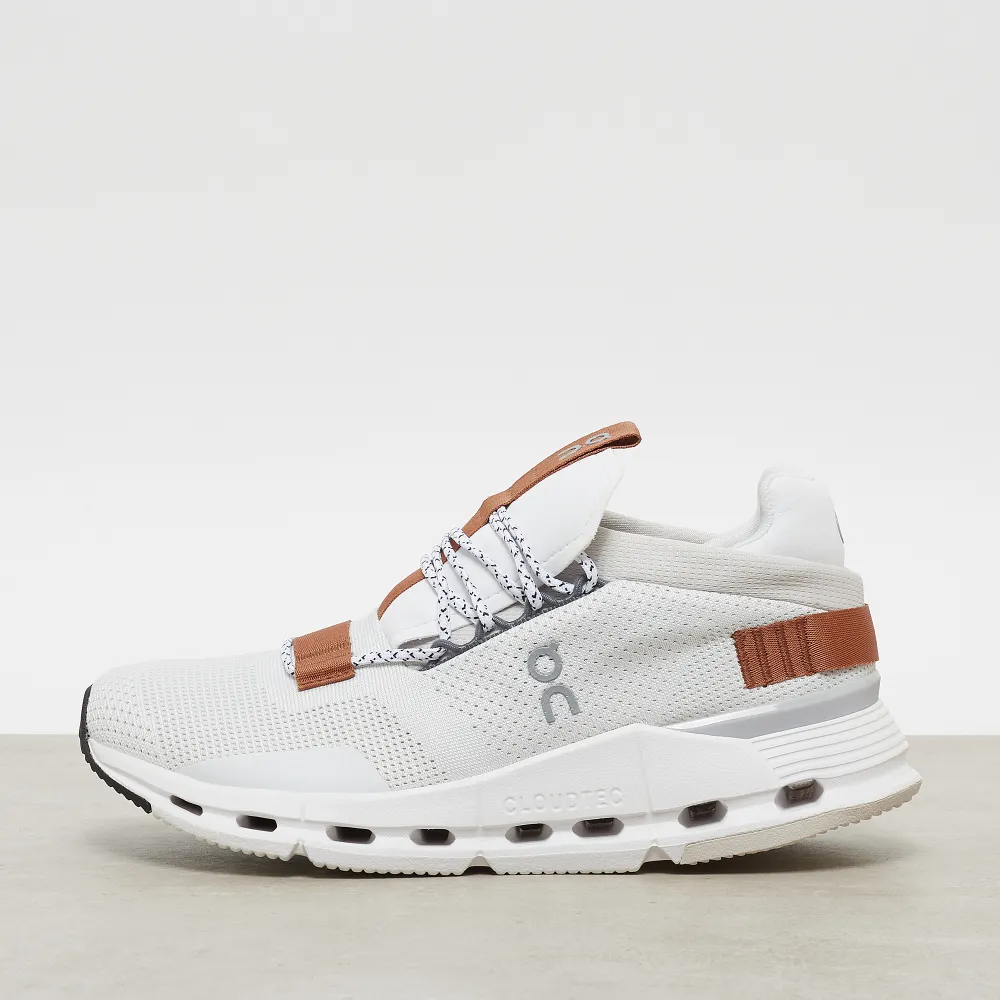 ON Cloudnova WMNS 2699177 / weiss