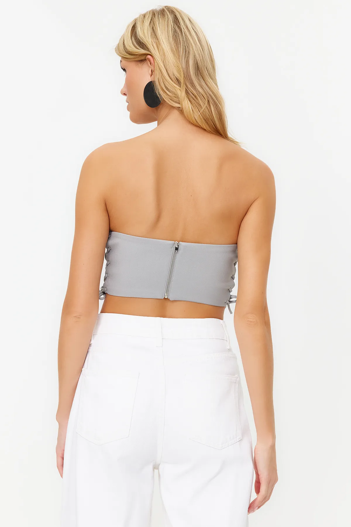 Trendyol Collection  Graues, kurz gefüttertes Bustier aus gewebtem Flor TPRSS22BS0026