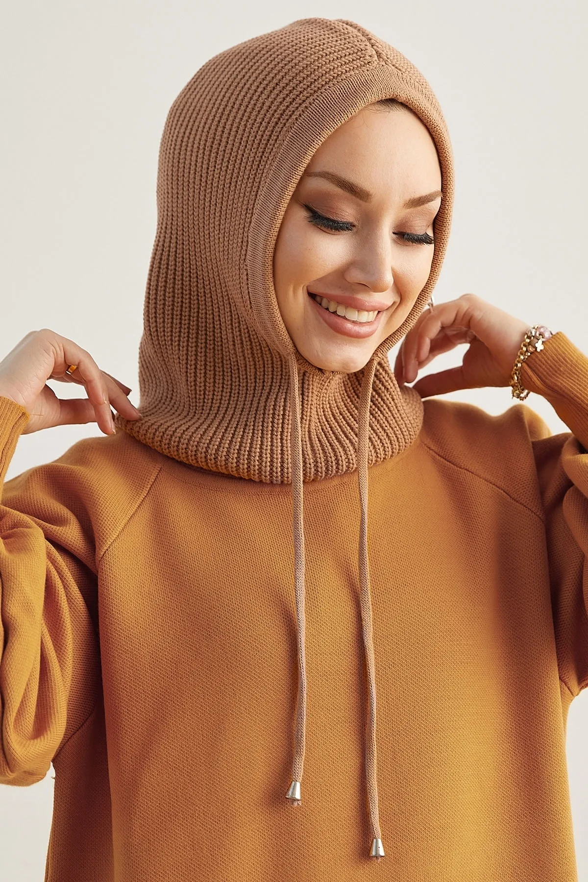 InStyle  Rona Knitwear Balaklava – Kamel