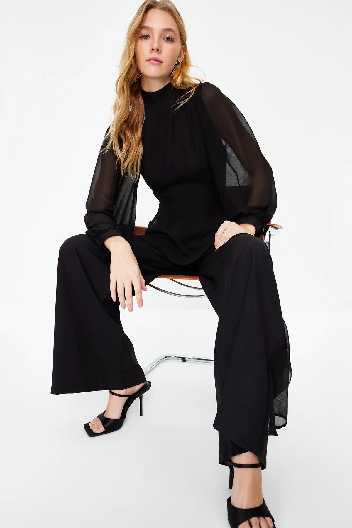 Trendyol Modest  Schwarzer Aerobin-Jumpsuit aus Chiffon-Gewebe TCTSS24TL00004