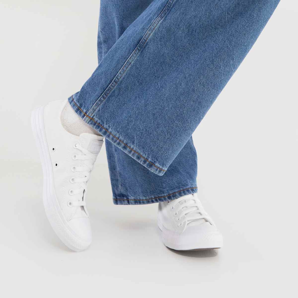 Converse – All Star – Vita sneakers med monofilamentmönster