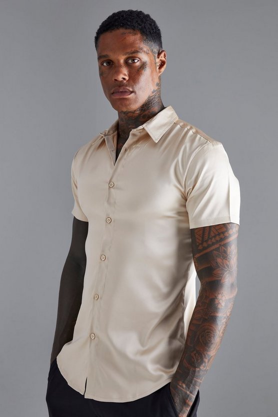 Kurzärmliges Muscle-Fit Hemd aus Satin