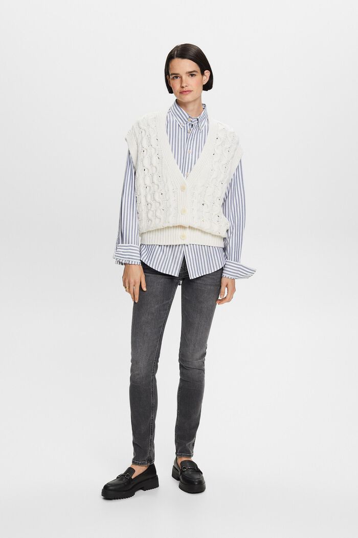 Jeans mit mittlerer Bundhöhe und schmaler Passform