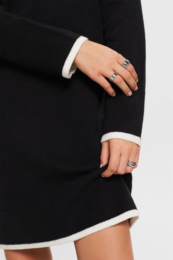 Strickkleid mit Stehkragen