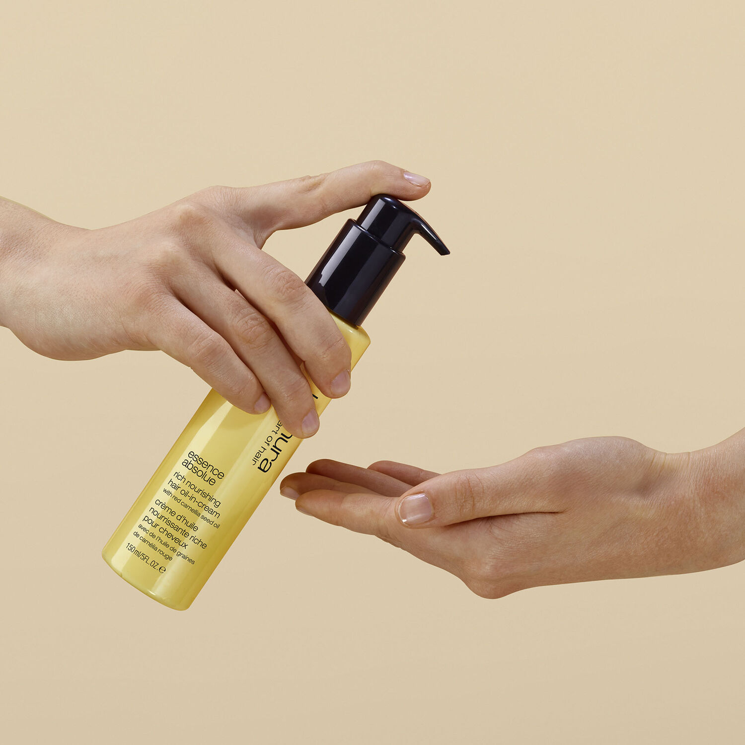 Shu Uemura Essence Absolue Crème d'Huile Nourrissante Riche pour Cheveux