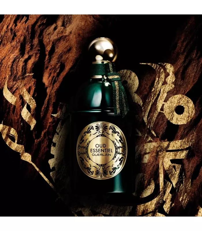 OUD ESSENTIEL Eau de Parfum