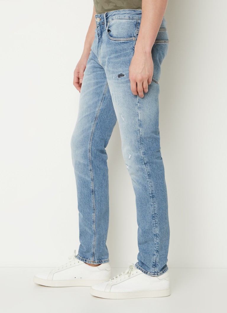 Blugi conici cu talie medie de la Emporio Armani.