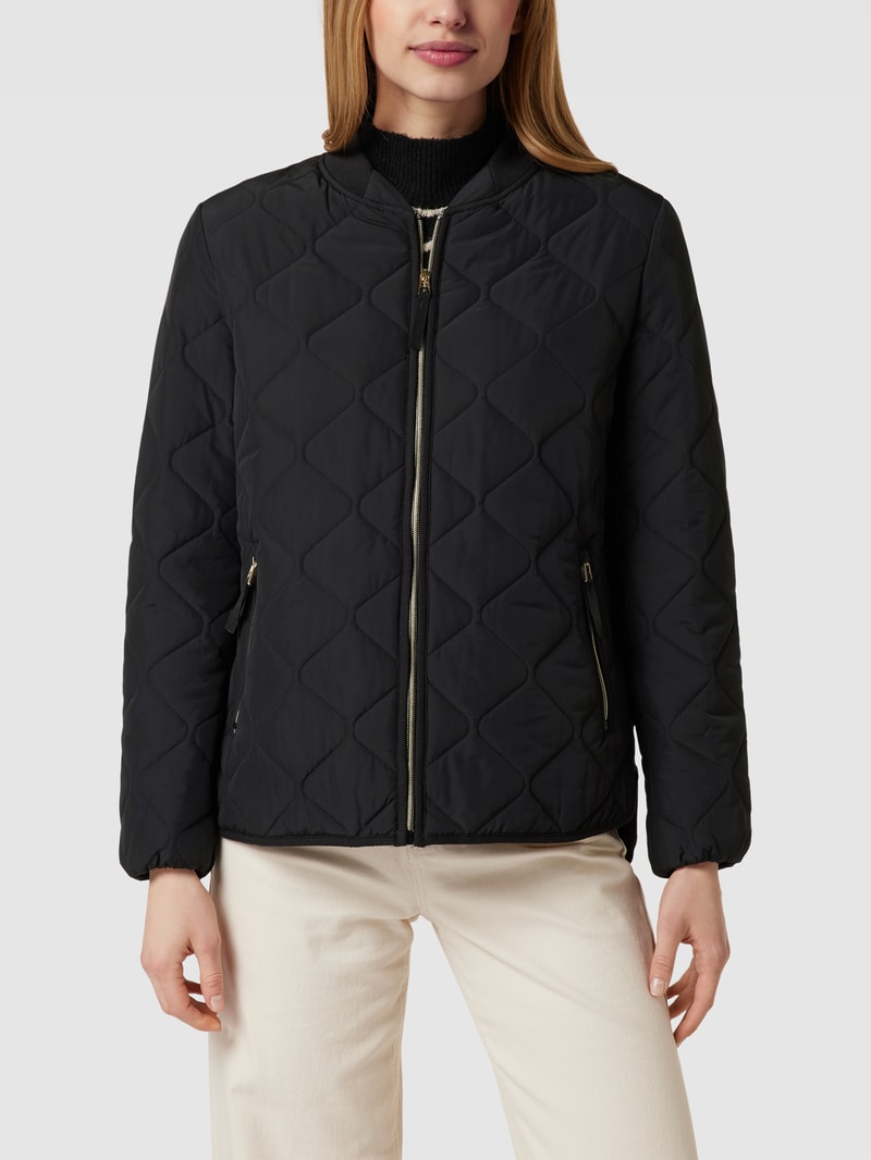 Steppjacke mit seitlichen Eingrifftaschen in schwarz