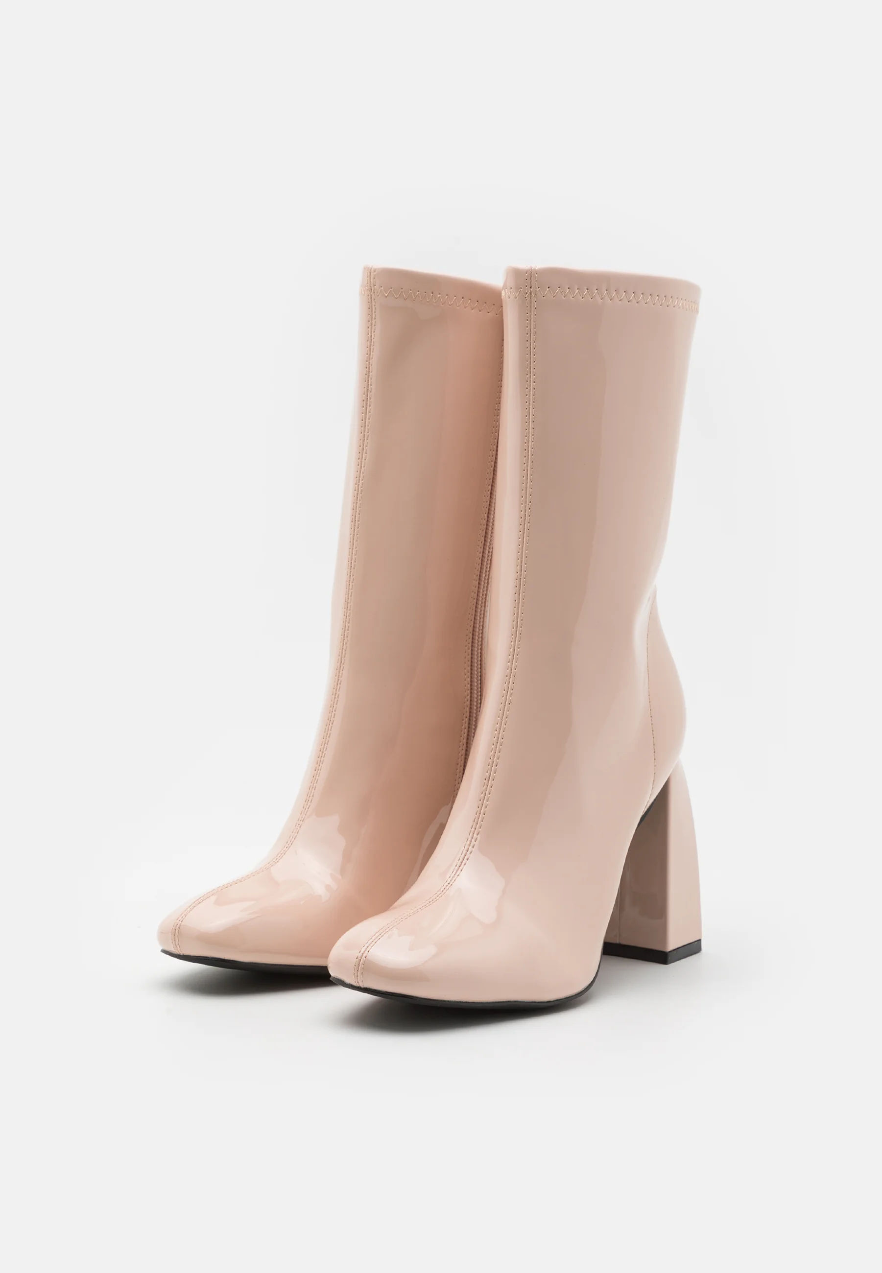 Botines de tacón par e impar