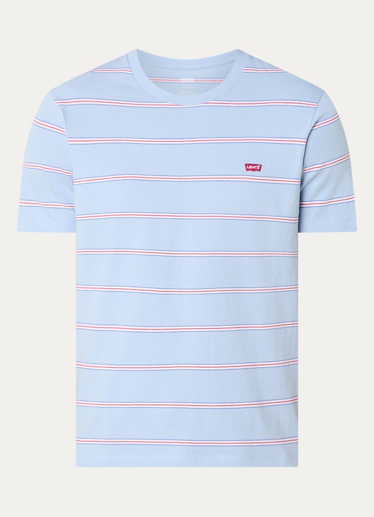 Camiseta Levi's com estampa listrada e logotipo.