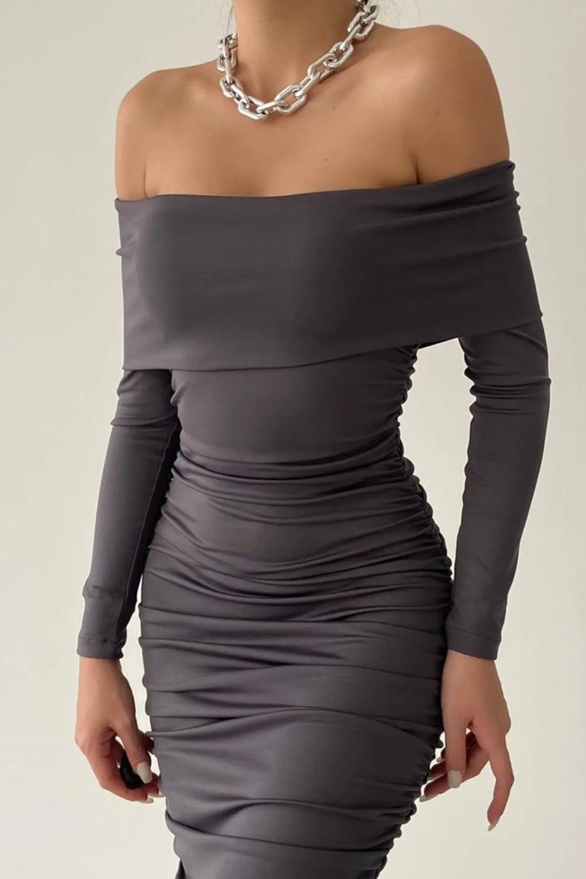 vuvutasarım  Flexibles, sandiges Stoffkleid, trägerloser Kragen, Midilänge, Bleistiftschnitt, langärmliges Anthrazitkleid 189