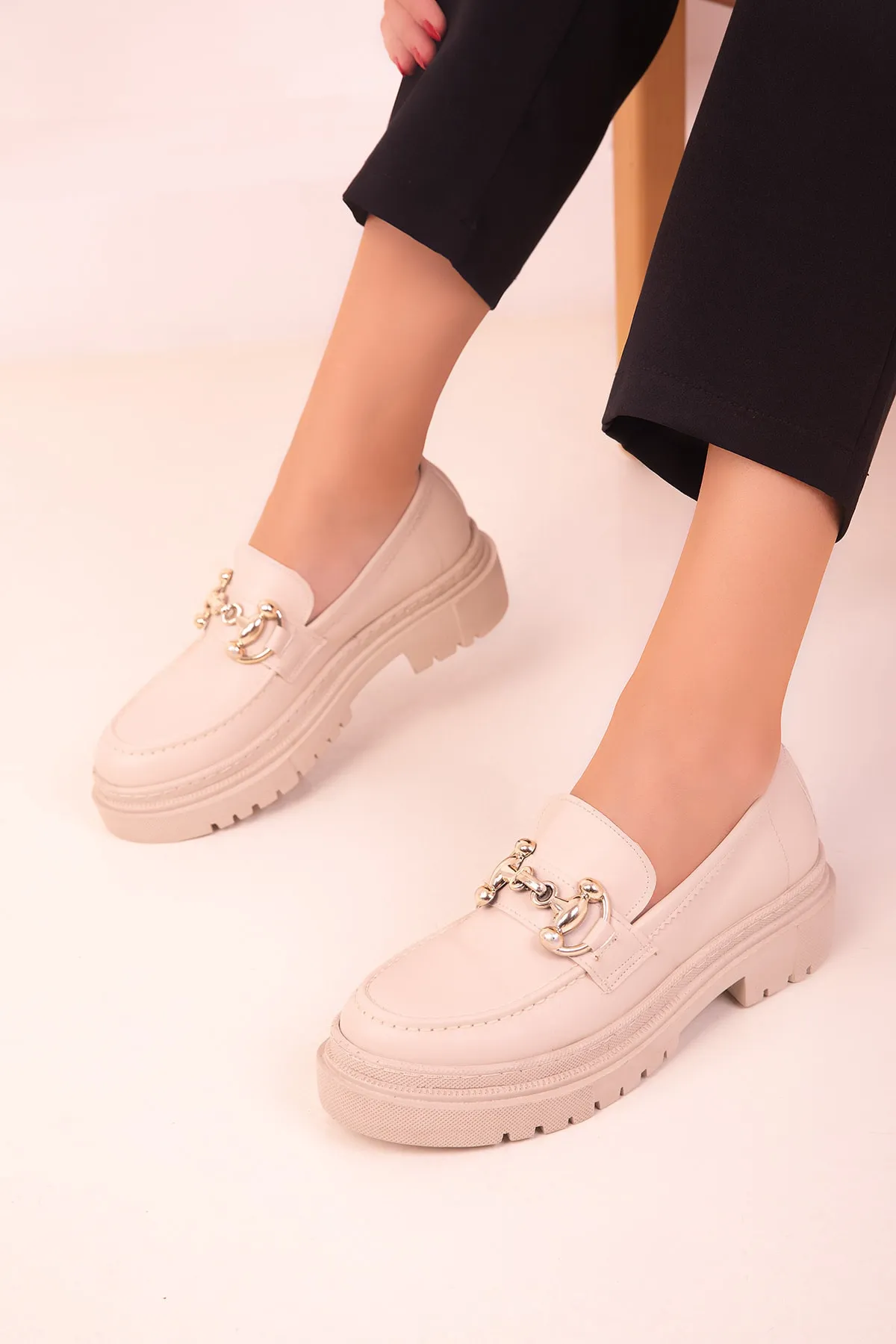 SOHO  Beige Freizeitschuhe für Damen 17575