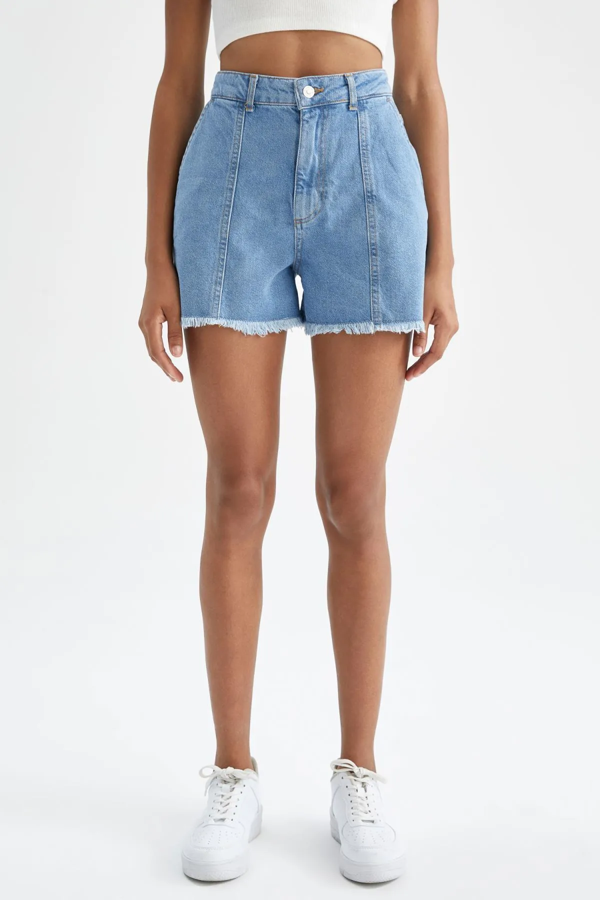 DeFacto  Mom-Fit-Jeans mit hoher Taille und Cut-Toe-Shorts aus 100 % Baumwolle