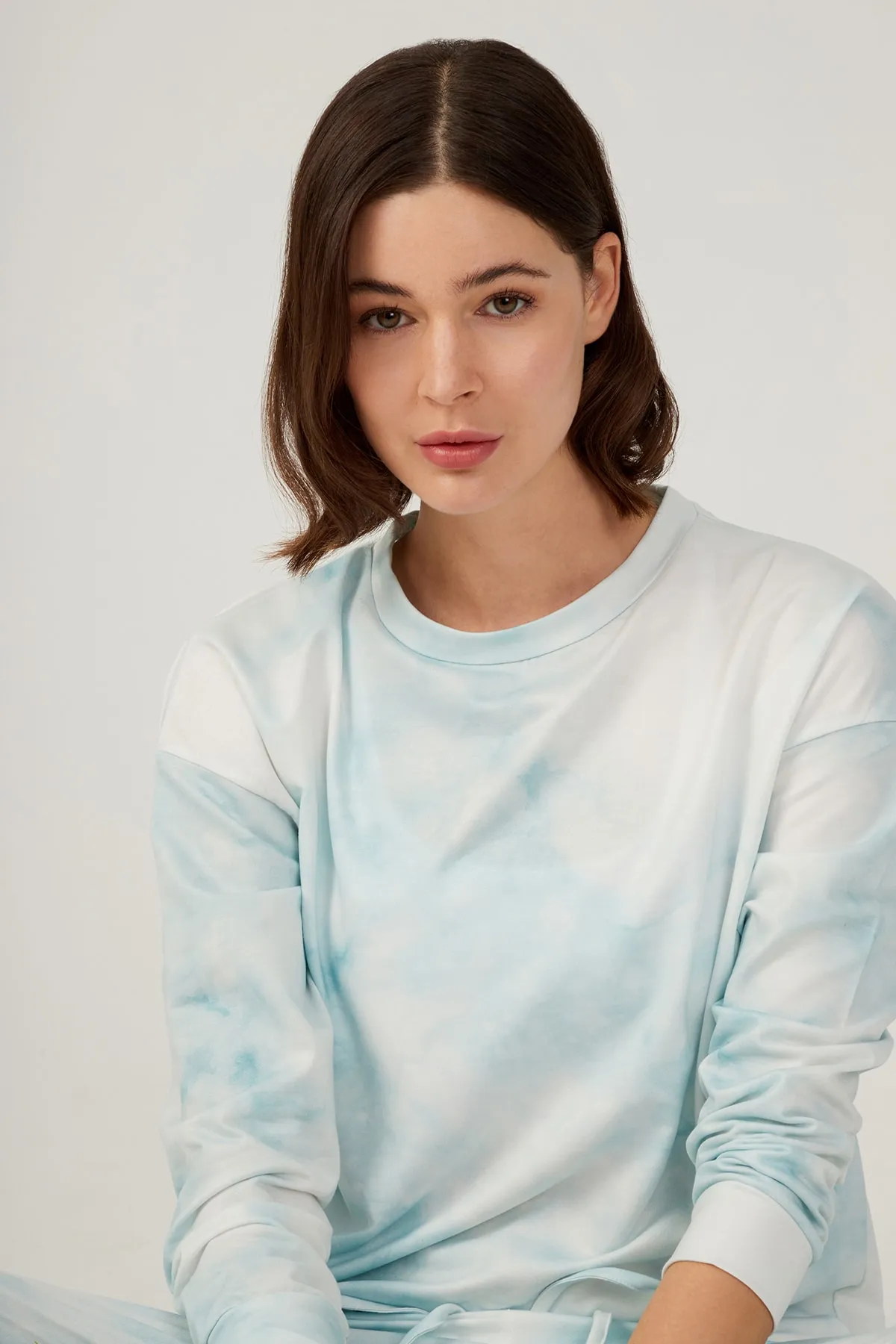 LOS OJOS  Grünes Batik-Pyjama-Set für Damen mit Batikmuster