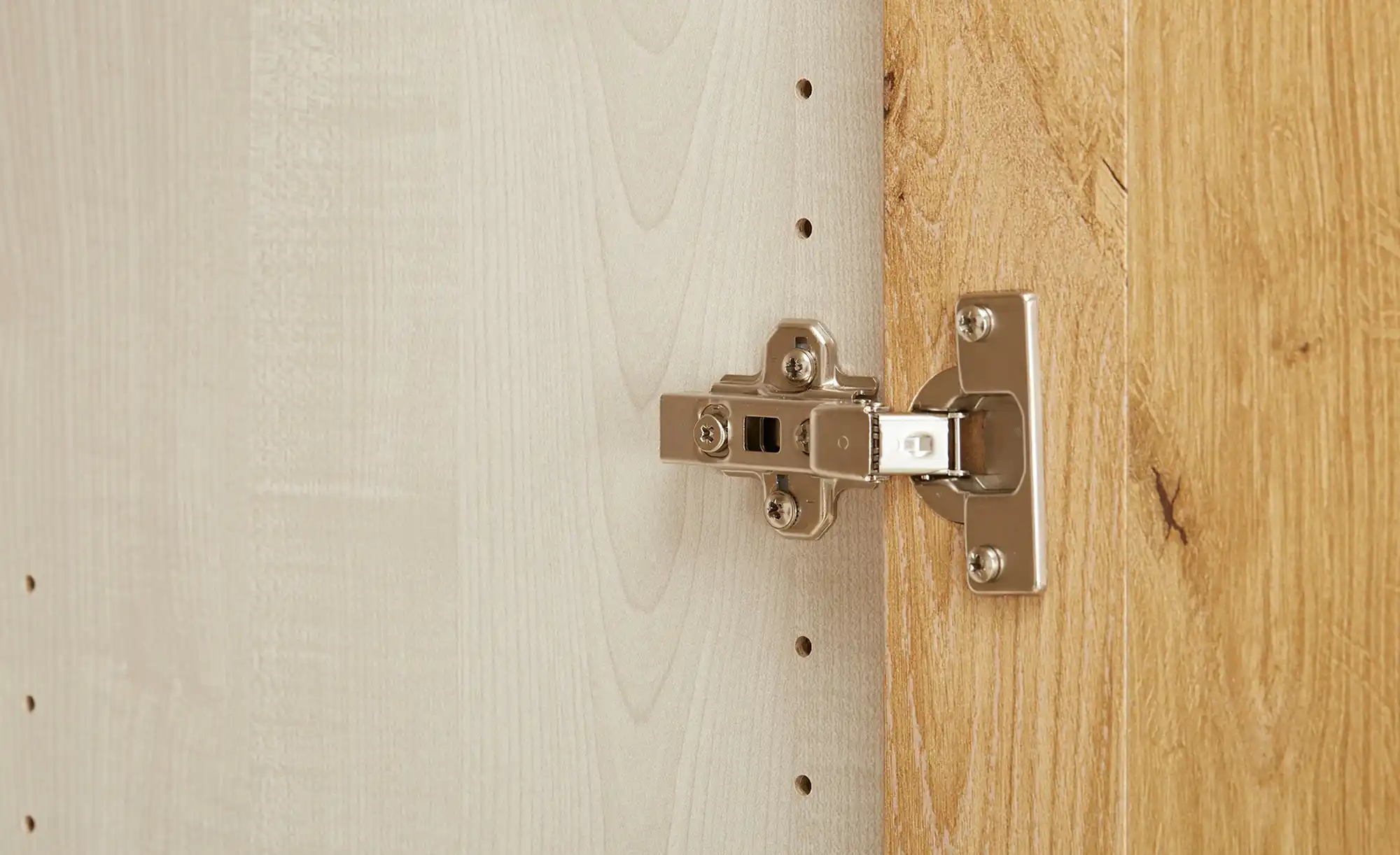 Drehtürenschrank