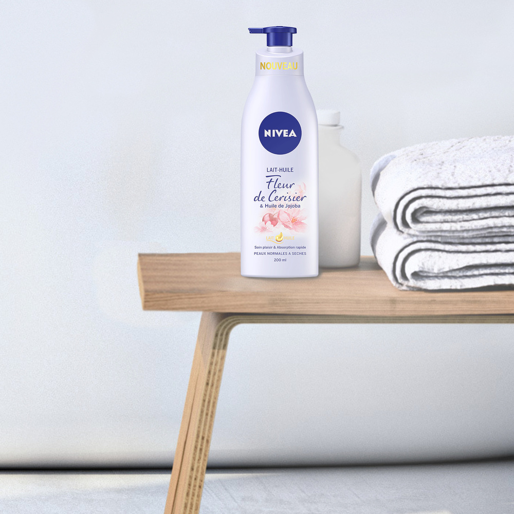 nivea Lait-huile Jojoba et Fleur de Cerisier Soin plaisir corps hydratant