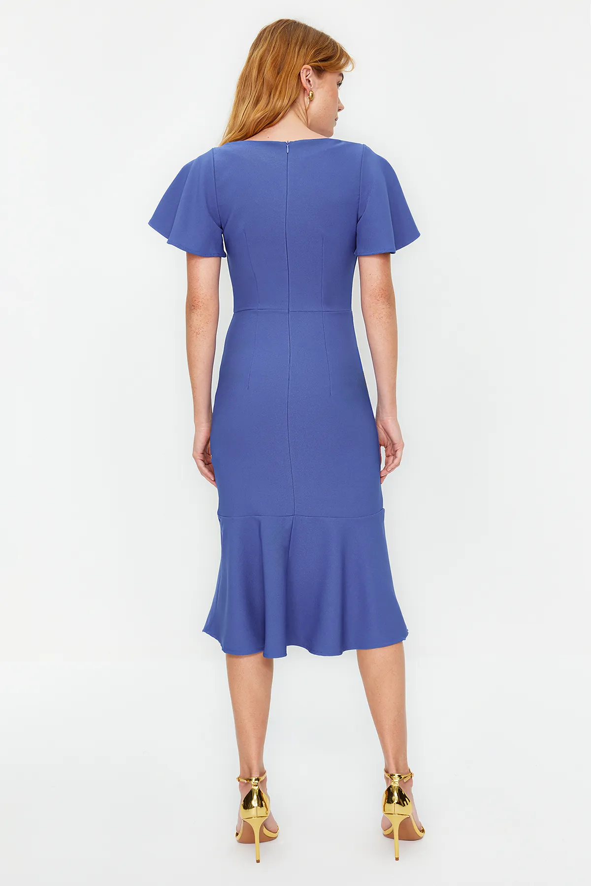 Trendyol Collection  Indigoblaues, figurbetontes Volant-Midikleid aus Webstoff TWOSS20EL1342
