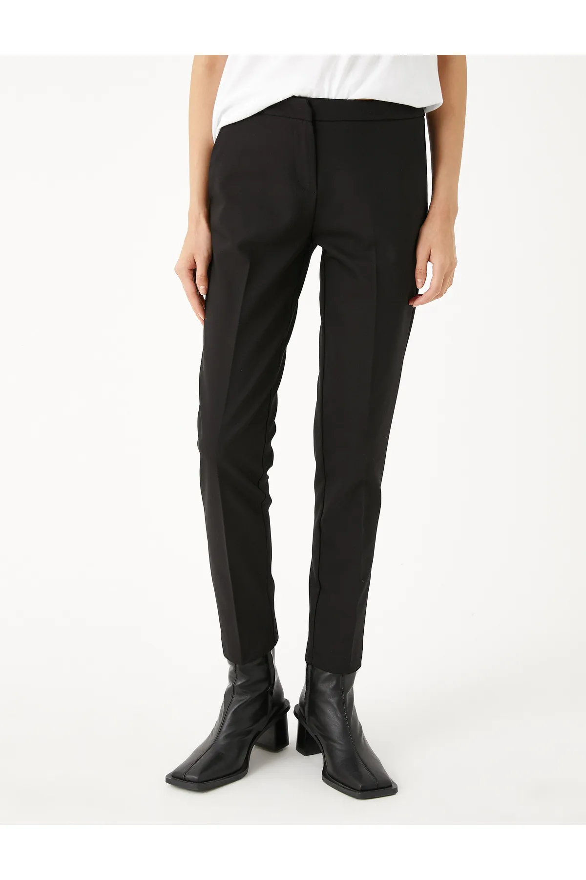 Koton  Schwarze Damenjeans 9YAP42389UW