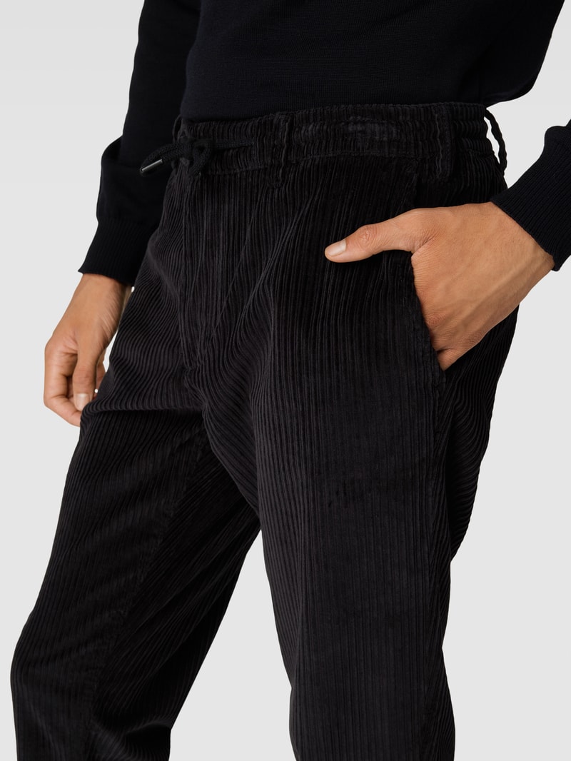 Cordhose aus reiner Baumwolle in schwarz