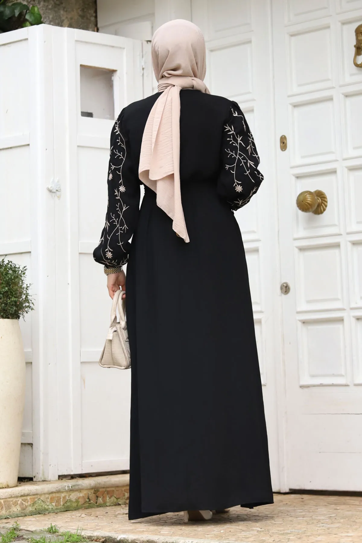 Tesettür Dünyası  Übergröße Griff Stickerei Bestickter Hijab Ferace TSD240120 Schwarz