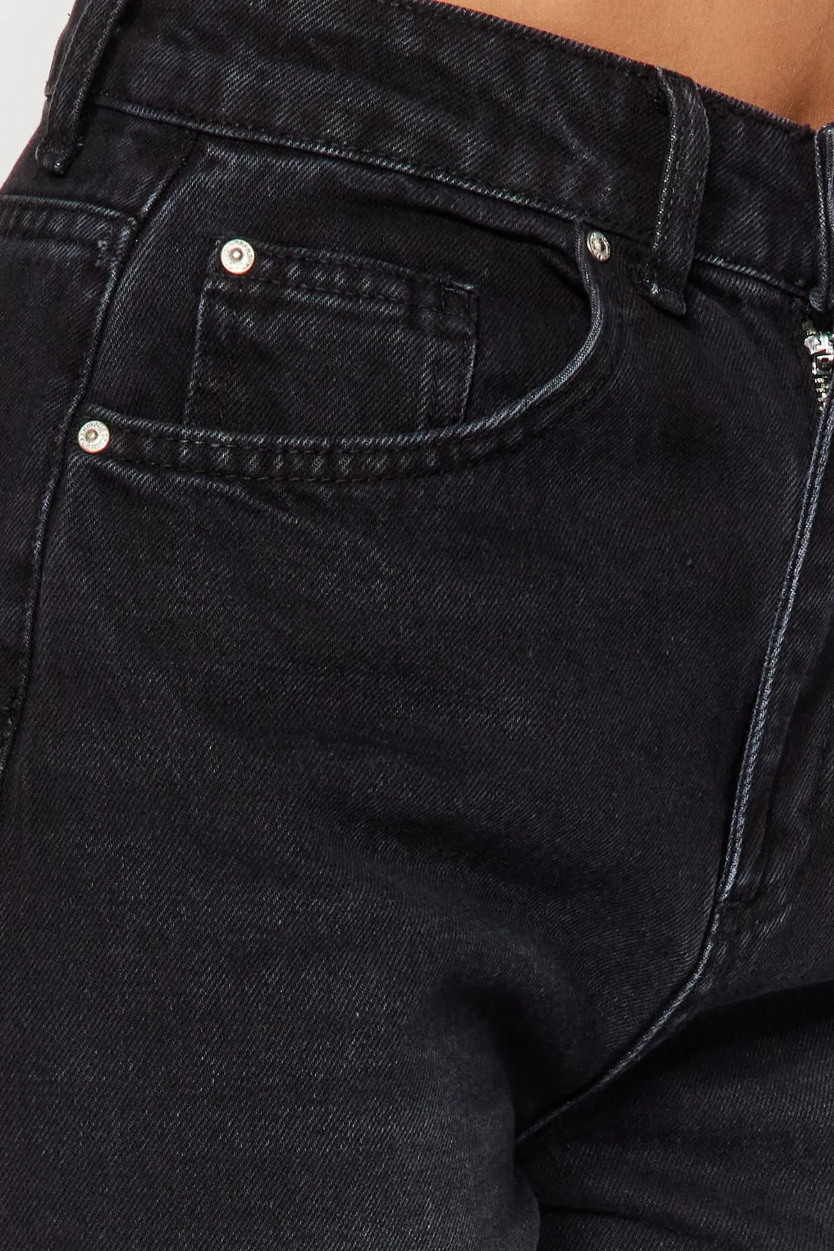 Trendyol Collection  Schwarze Jeans mit hoher Taille und weitem Bein TWOAW24JE00074