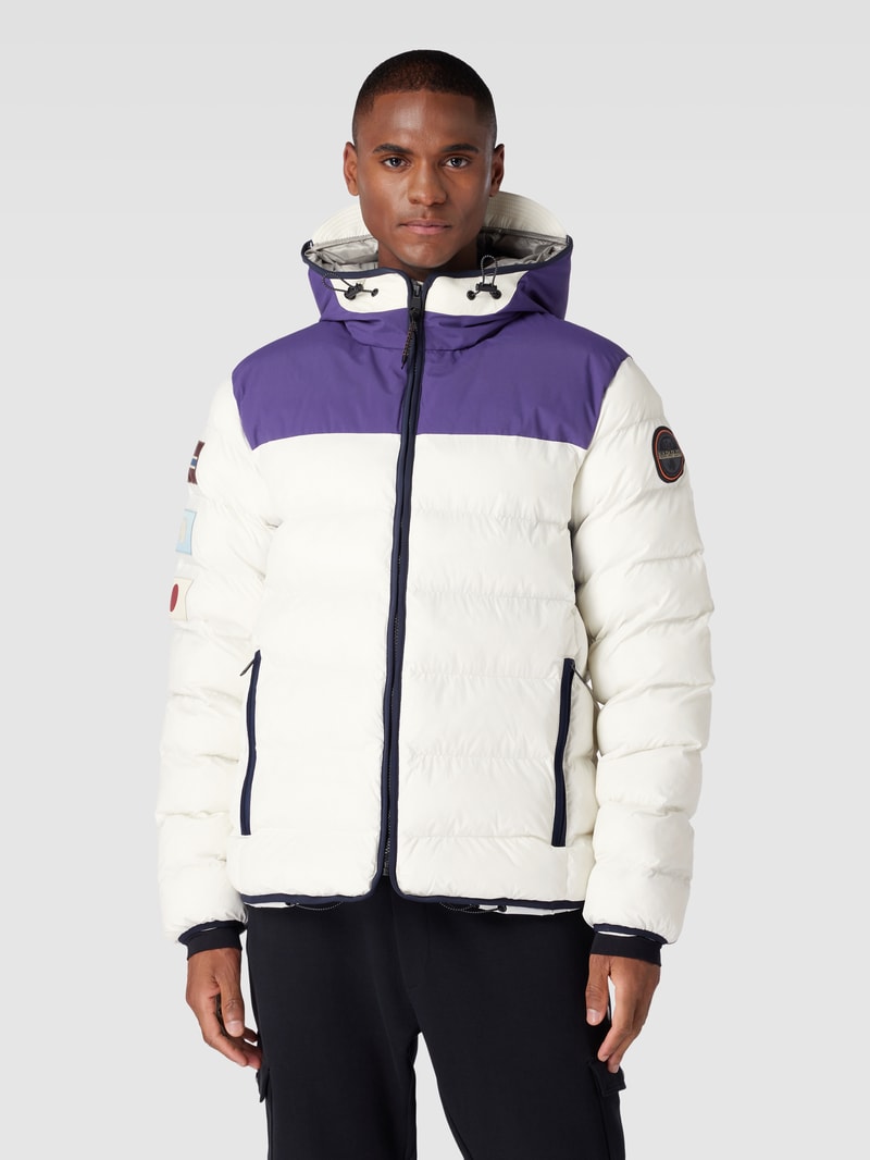 Steppjacke mit Label-Details Modell 'SHAKLETON' in offwhite
