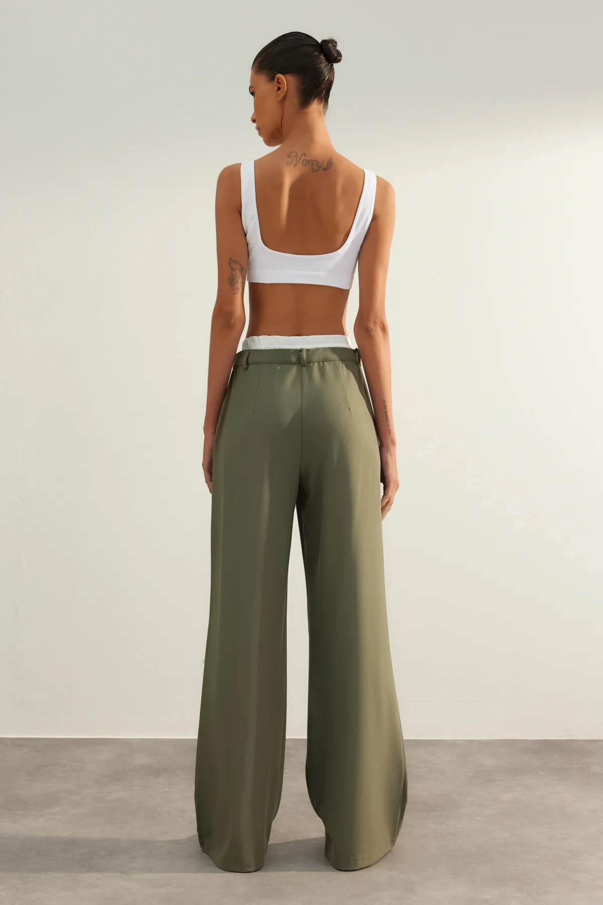 Trendyol Collection  Mintfarbene Limited Edition-Boxershorts mit weitem Beinbund, detaillierte Webhose TWOAW24PL00273