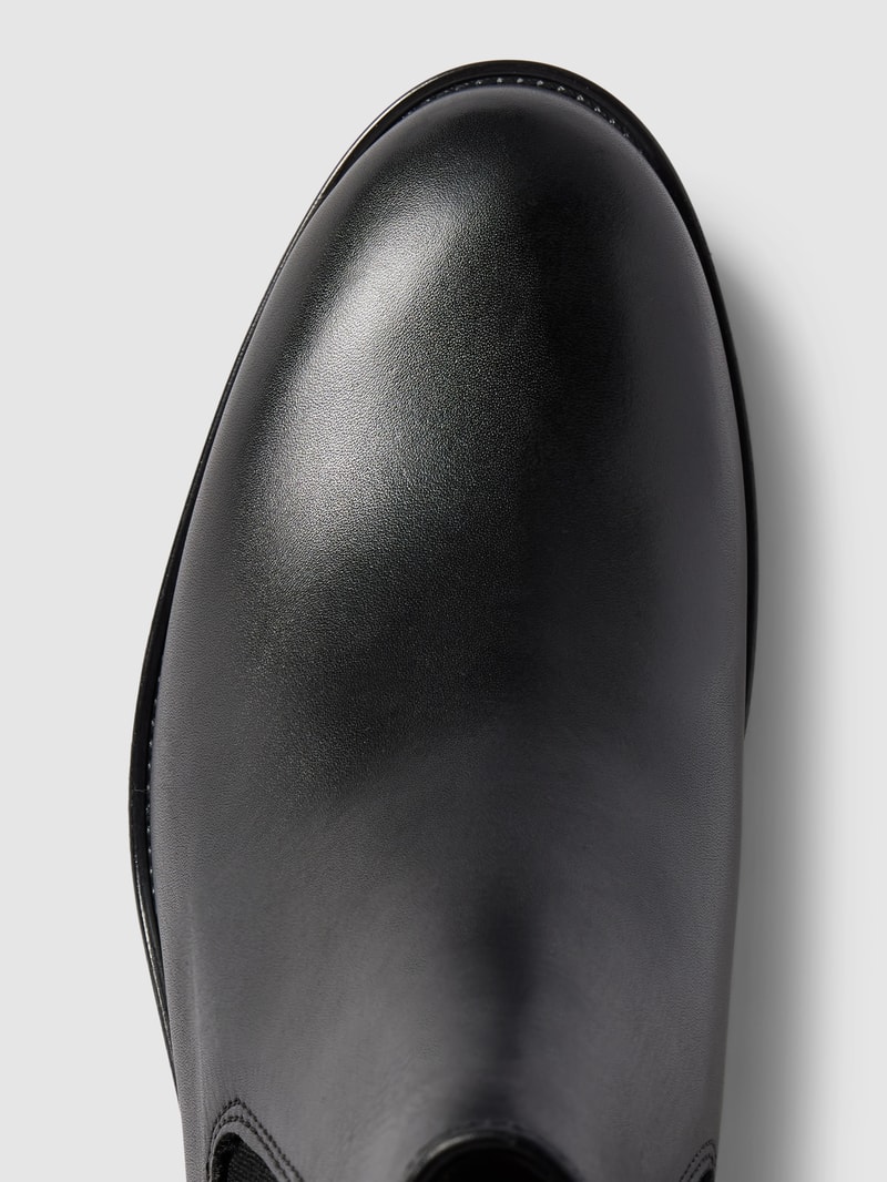 Chelsea Boots mit elastischen Einsätzen in schwarz