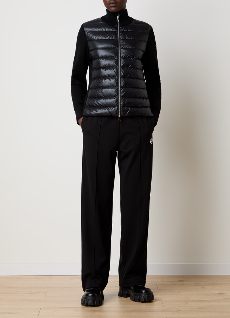 Vestă Moncler confecționată din lână virgină fină cu căptușeală în față și spate.
