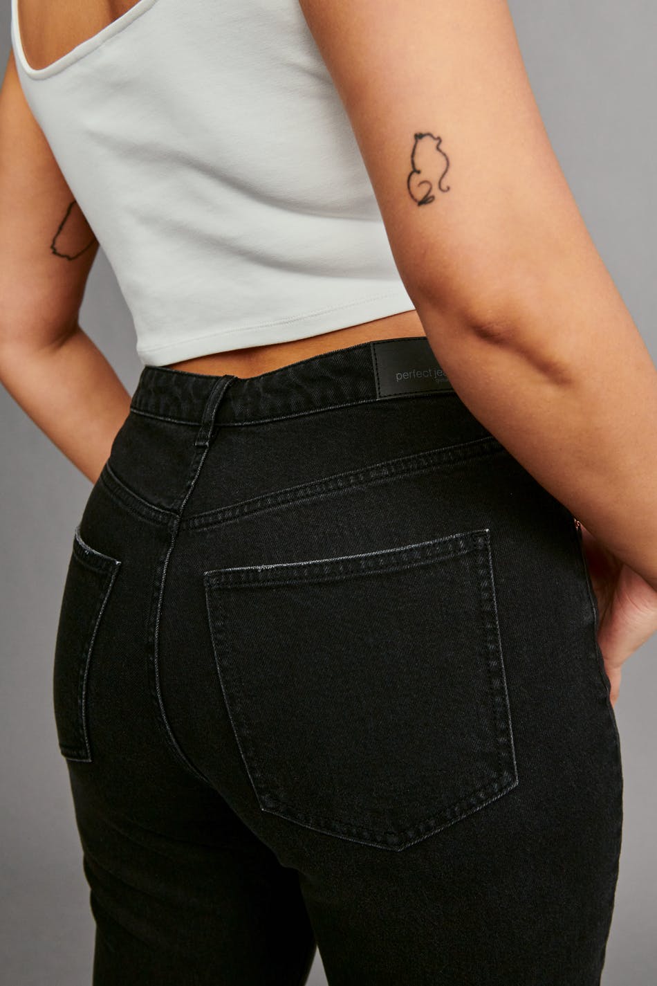 High waist slit jeans