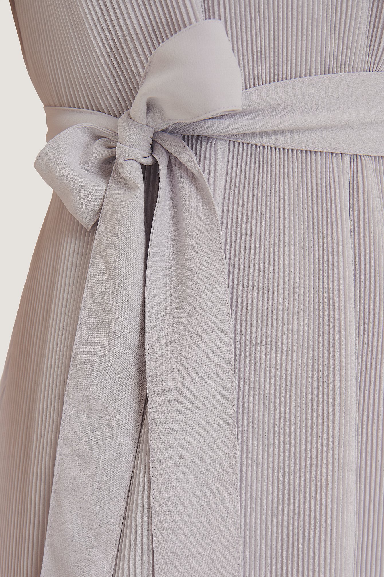 Faltenkleid Mit Neckholder