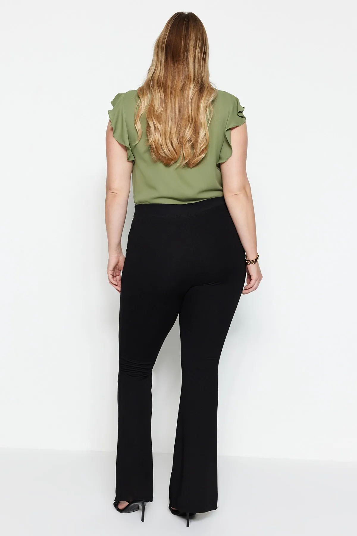 Trendyol Curve  Schwarze spanische Strickhose mit Beinschlitz TBBAW23AR00002