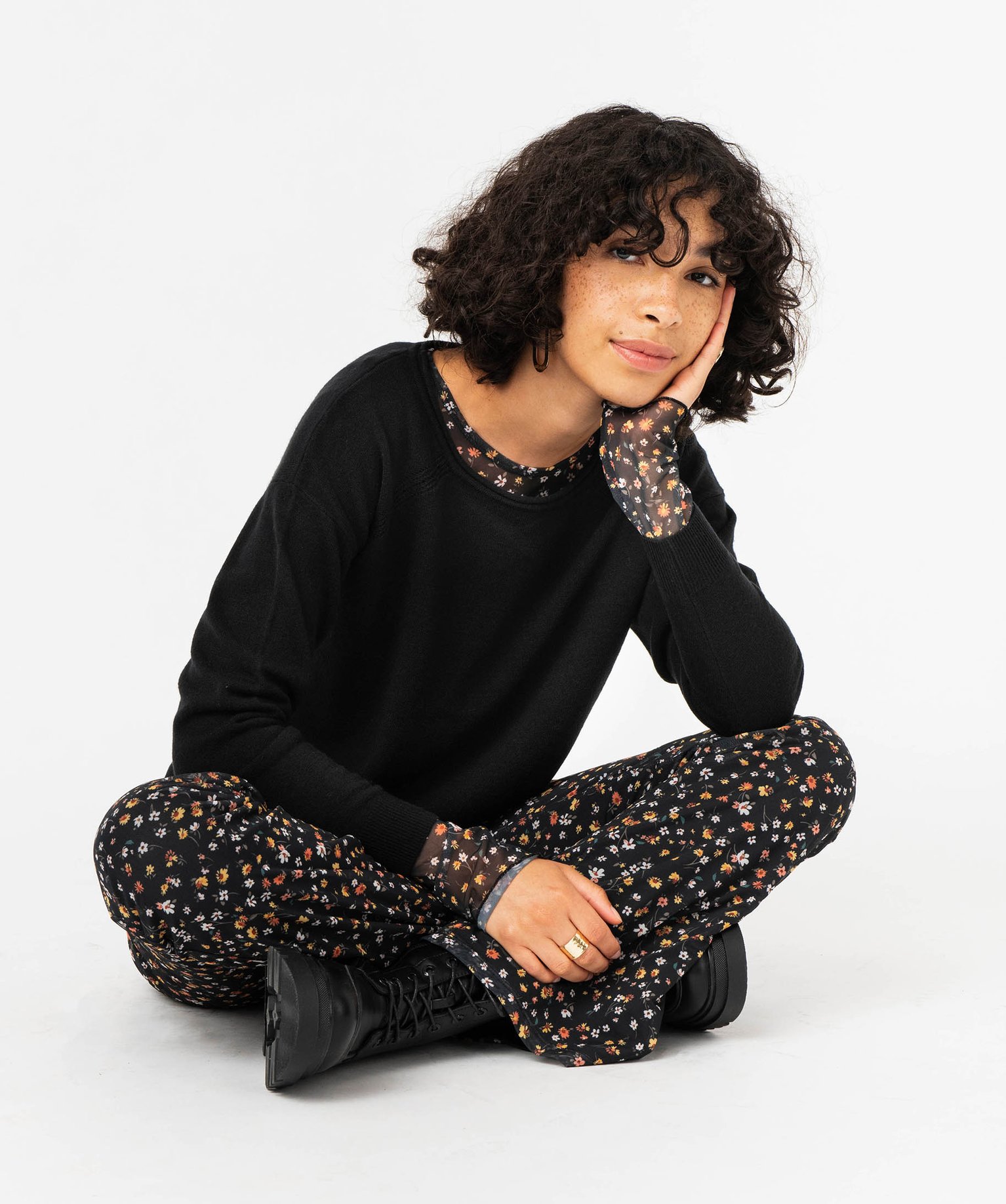 Pull à col rond finitions roulottées femme noir | GEMO