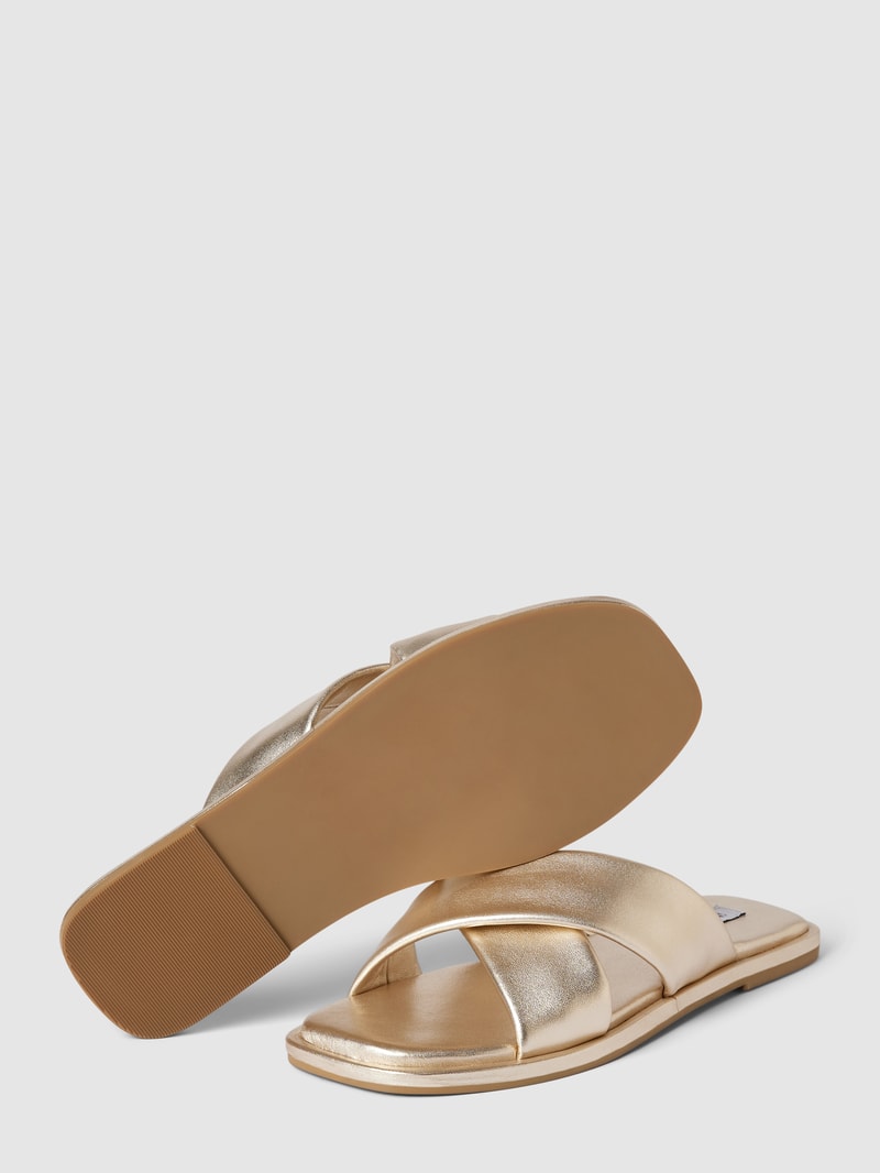 Slides mit gekreuzten Riemen in gold