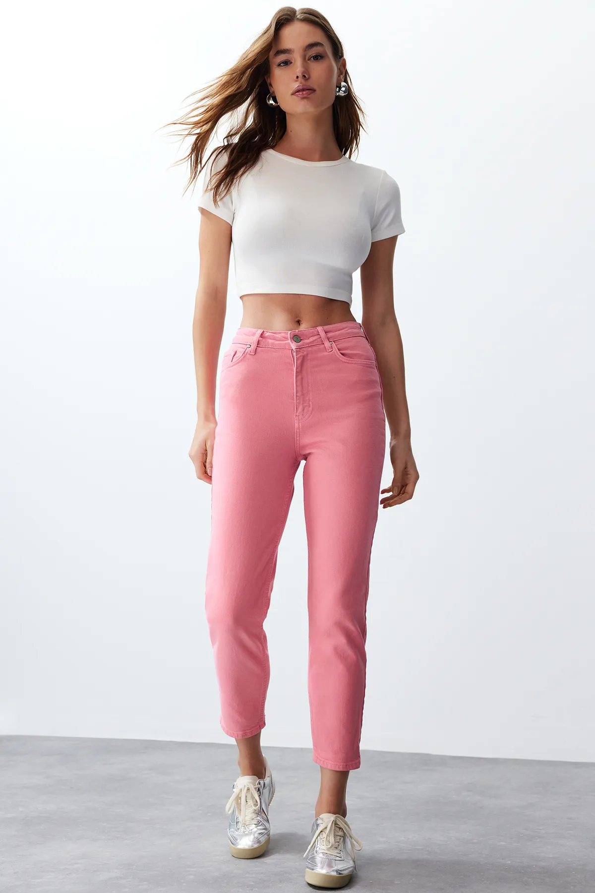 Trendyol Collection  Rosa Mom-Jeans mit hoher Taille TWOSS24JE00229